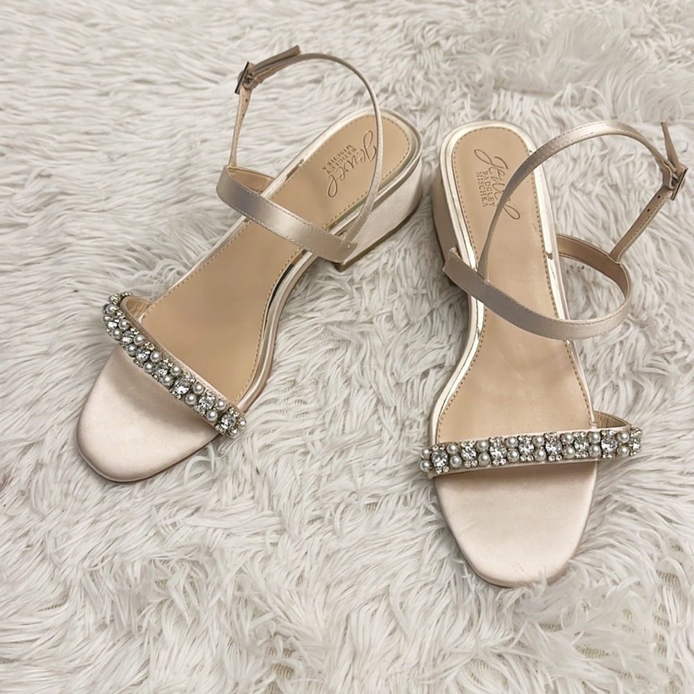 Jewel Badgley Mischka Pearl & Crystal Embellished Champagne Heels - Picture 2 of 6